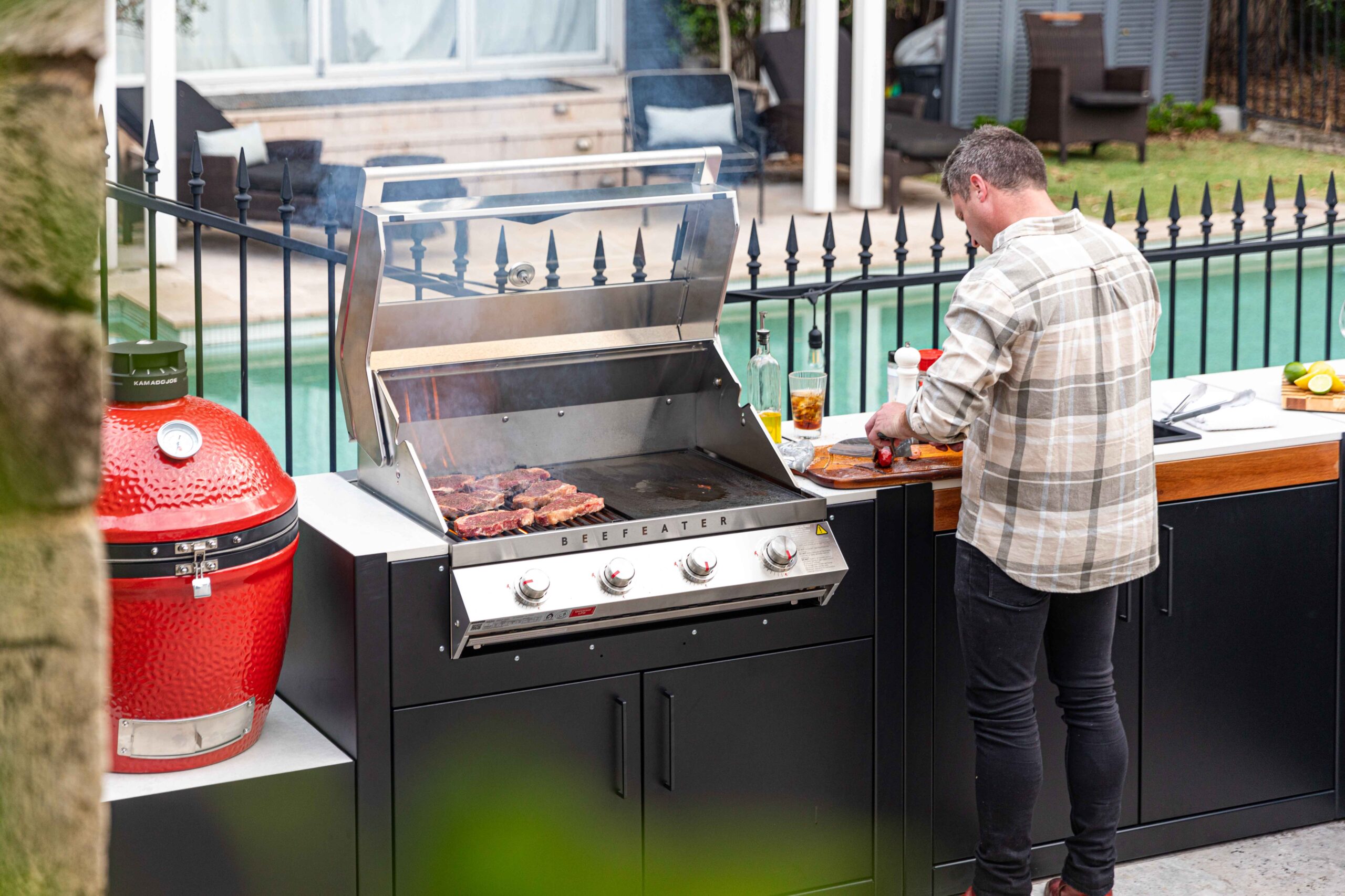 Stonewood Outdoor Kitchen Beefeater BBQ Kamado Joe