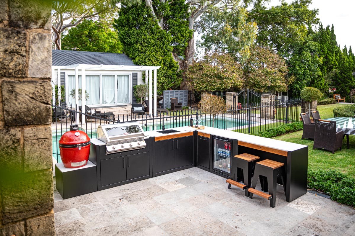 Open Layout outdoor kitchen by Stonewood