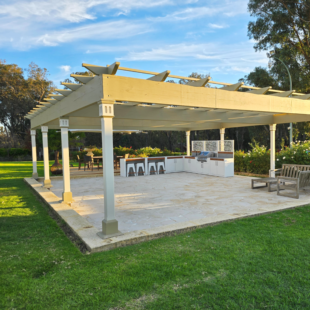 Surfmist outdoor kitchen by Stonewood